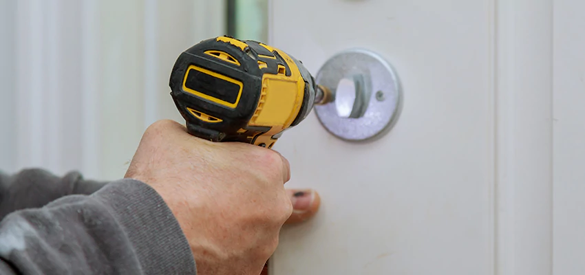 Street Locksmith For Smart Lock Repair in Marina del Rey, CA